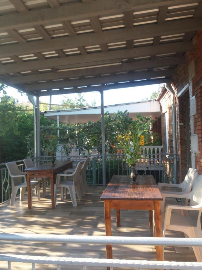 Guest House Darejani Кутаиси Екстериор снимка