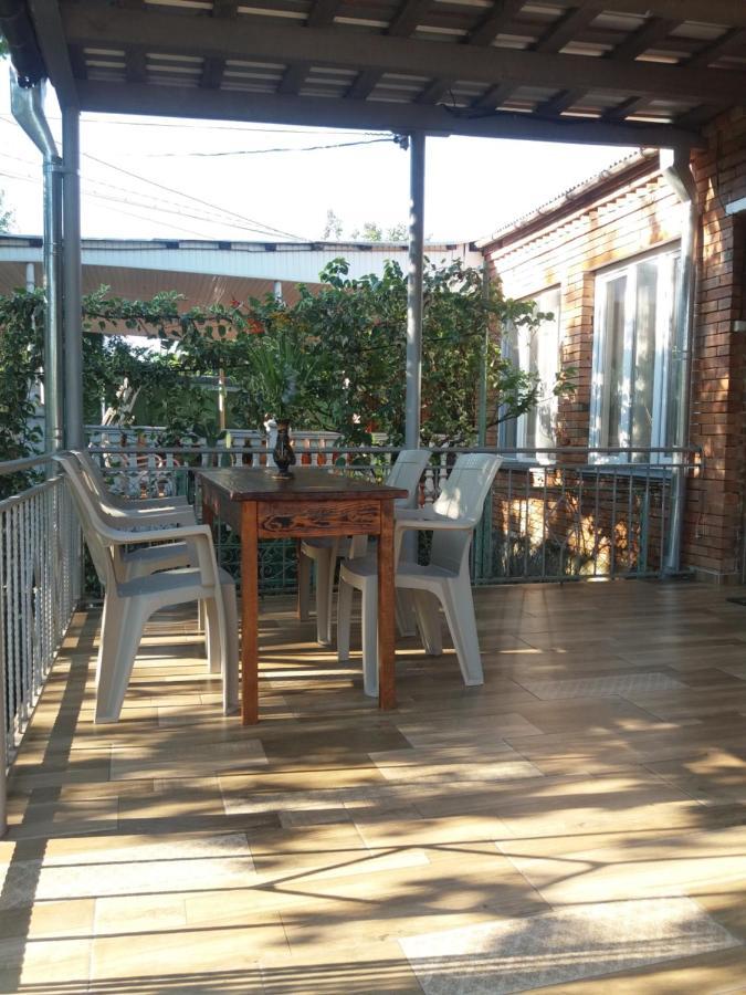 Guest House Darejani Кутаиси Екстериор снимка