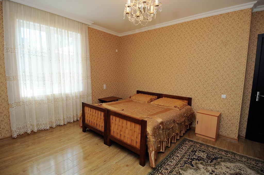 Guest House Darejani Кутаиси Екстериор снимка